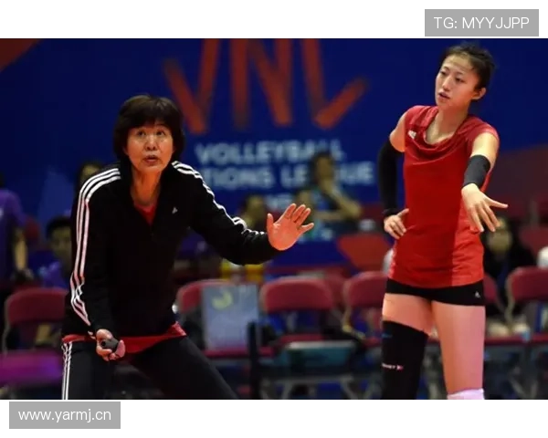 丁霞家的冰箱里塞满了蛋白粉，连饮料都按克称着喝