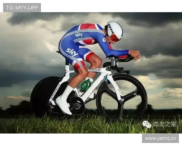 亚历克斯·摩根带娃那张照片，穿得像去领奖，我这拖鞋人生尴尬到笑不出来